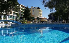 Хотел Силвър - Ол Инклузив и Безплатен Паркинг